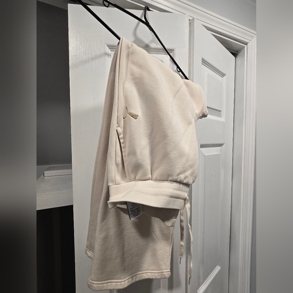 Puma Sweatsuit - Picture 2 of 2